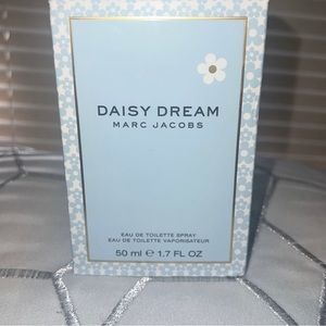 Daisy Dream by Marc Jacobs